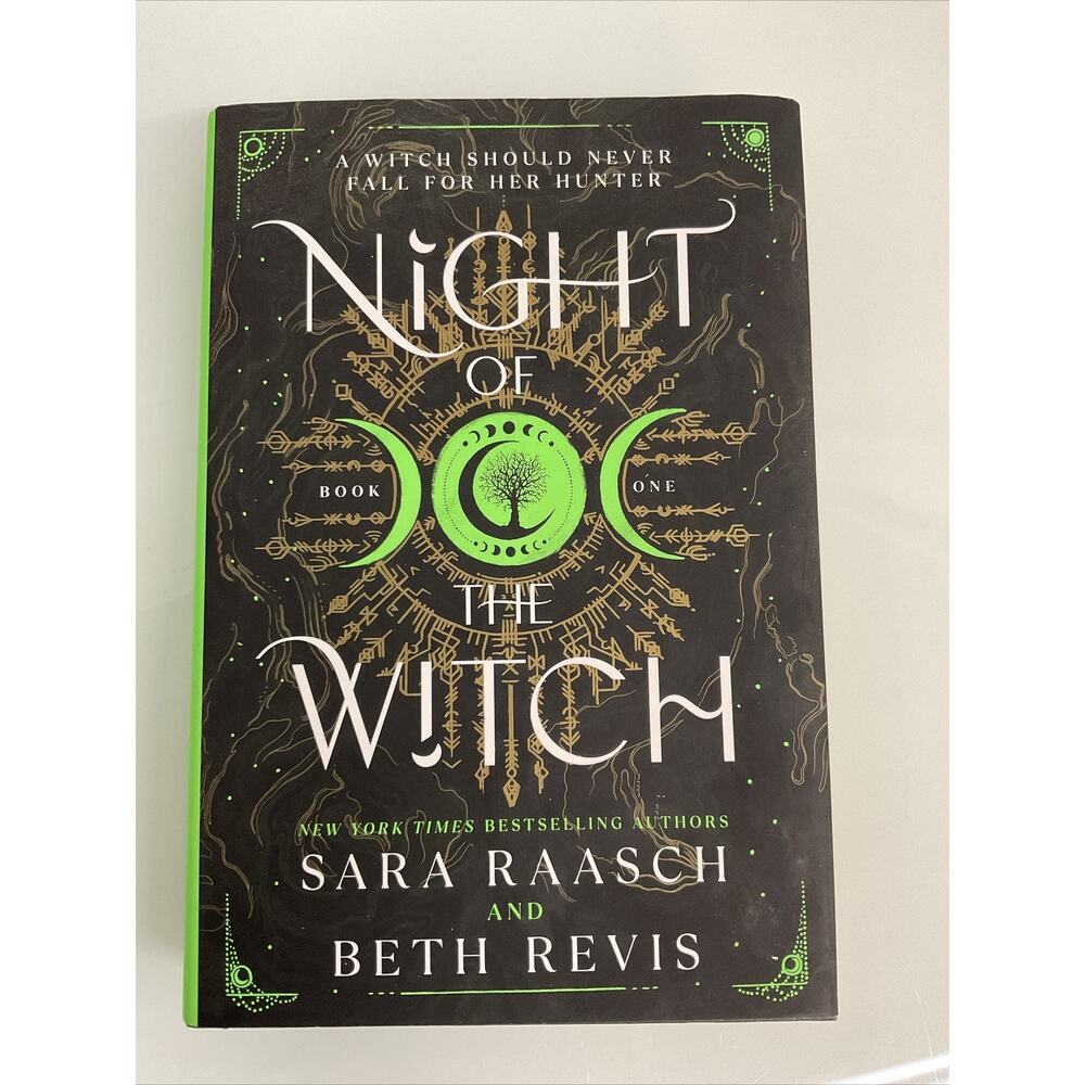 Witch and Hunter Ser.: Night of the Witch by Beth Revis and Sara Raasch...